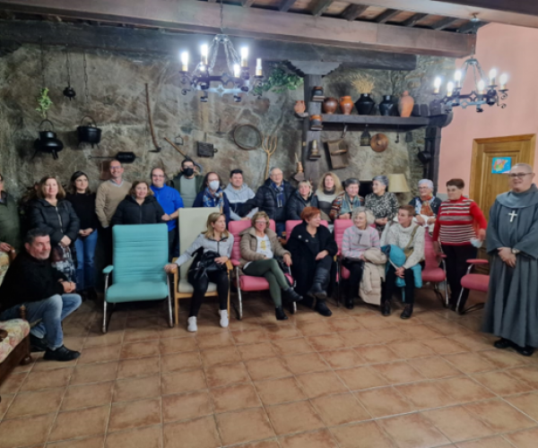 Reunión de la familia de la casa familiar Fundación Hogar Valcarce-Alfayate
