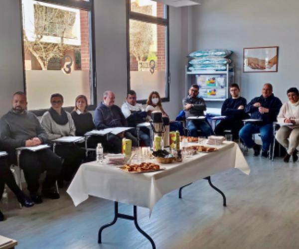 El miércoles 25 de enero, en nuestra Casa Familiar de Huesca tuvo lugar el primer encuentro de zona para los superiores y direcciones de las Casas Familiares y las coordinaciones de la Fundacion, con los hermanos del Gobierno General.  En un ambiente distendido y fraterno, fueron presentadas las líneas generales de cada Área del Gobierno General, y cada Casa Familiar, Centros y Proyectos de Fundación de la zona, dieron a conocer su trabajo, dificultades, oportunidades y retos.  Un día para reforzar el senti