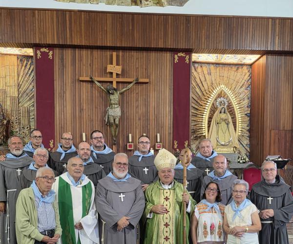 Una Eucaristía amenizada con música tradicional canaria con el Grupo  Folclórico Verode.